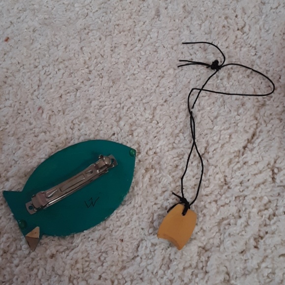 Fish barette and dolphin necklace. - Picture 2 of 2